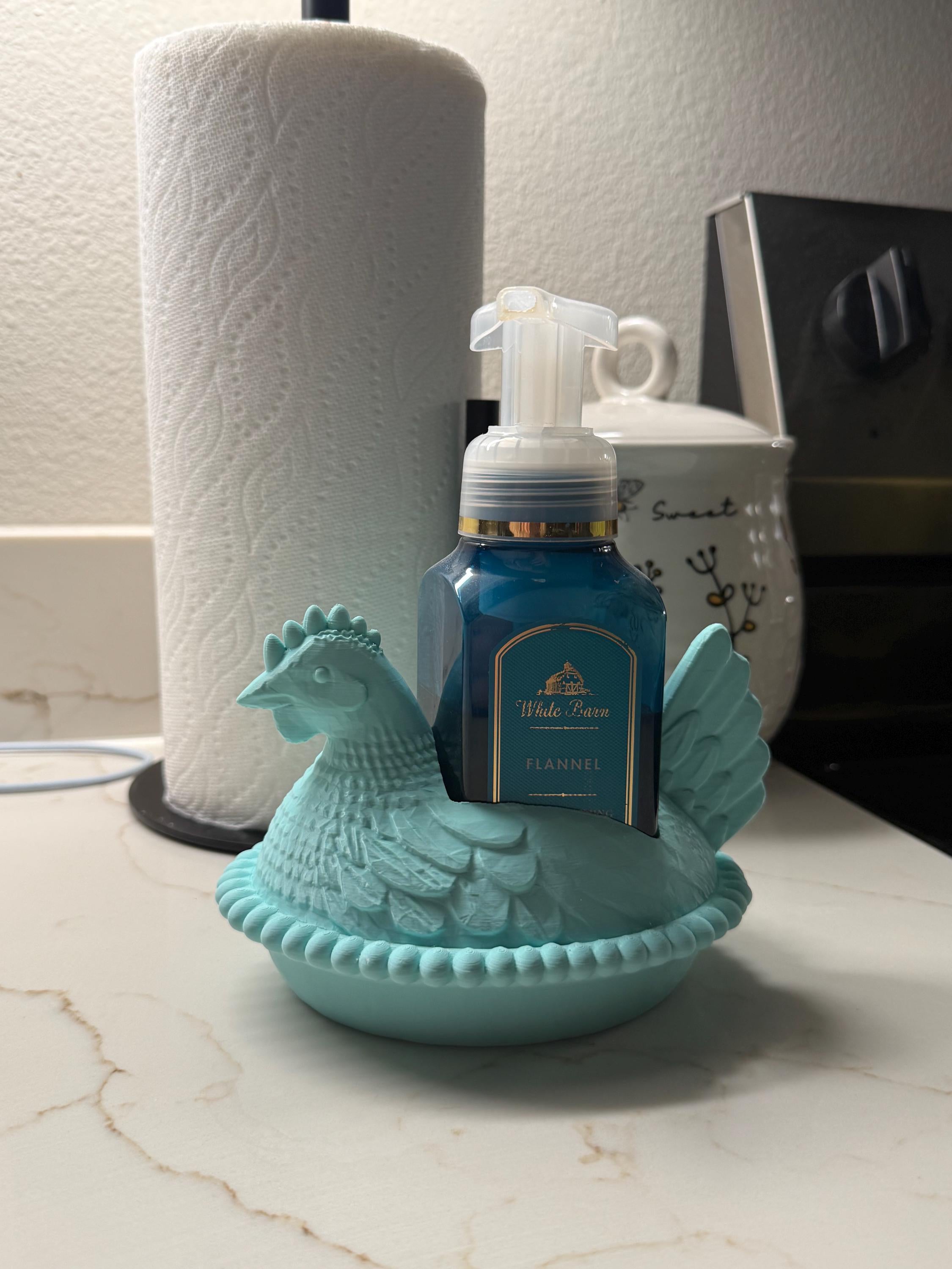 Country nesting chicken B&BW foaming soap holder